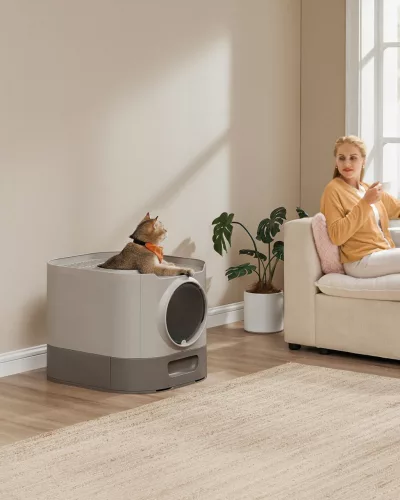 Macskaalom doboz, zárható, kihúzható tálca, barnás és meleg szürke 54x42x38cm